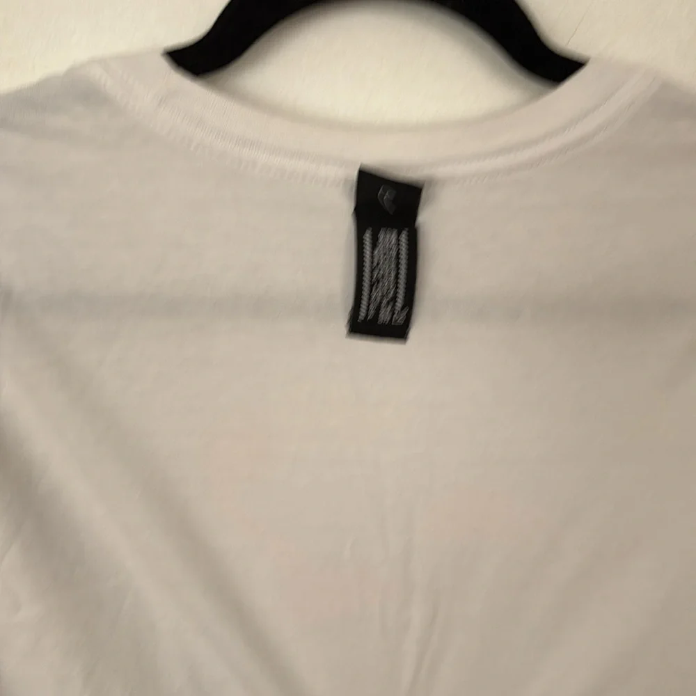 White Nike T in EUC - Picture 3 of 3